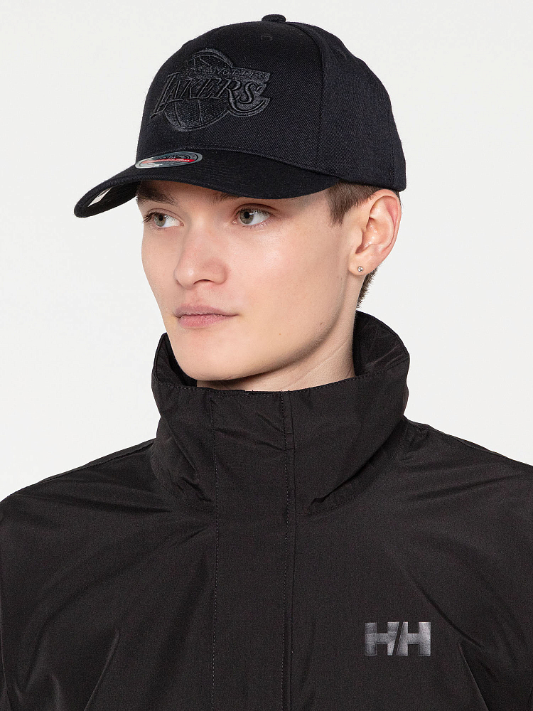 фото Мужская ветровка rain jacket helly hansen