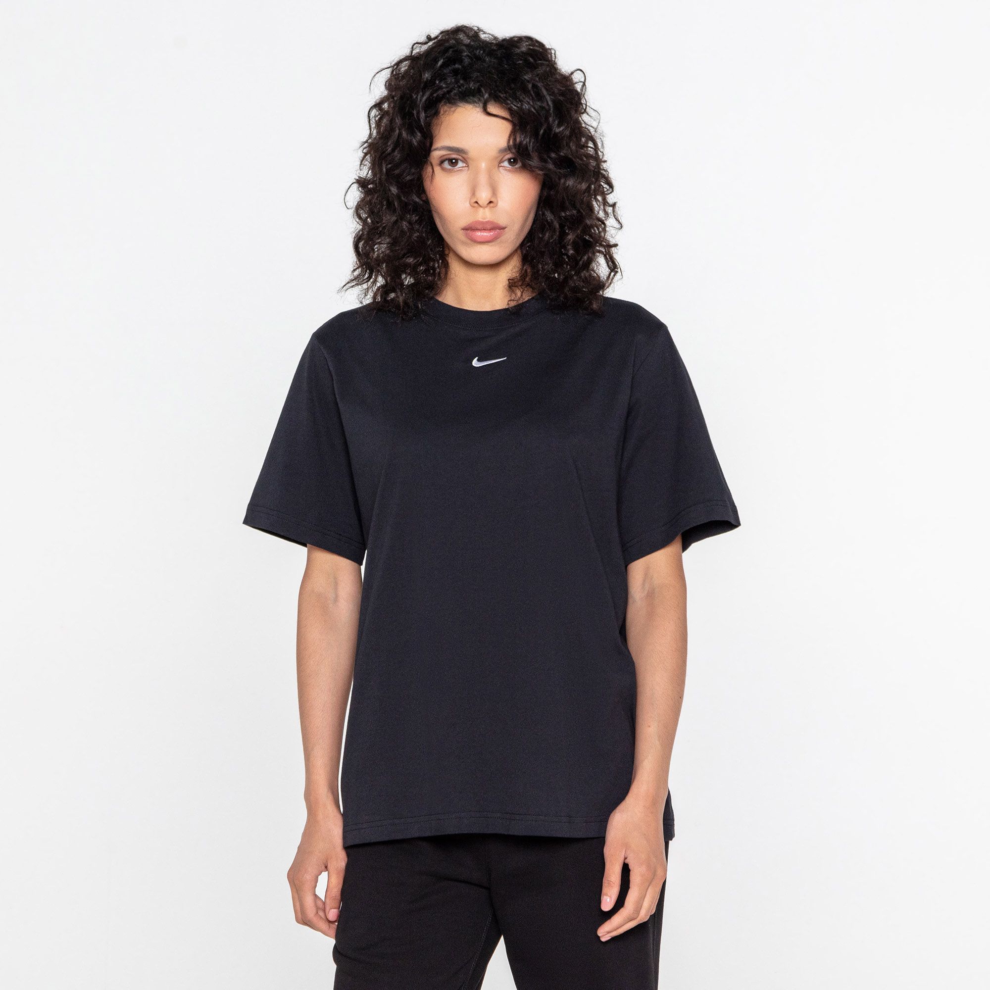 Женская футболка Nike Sportswear Essential