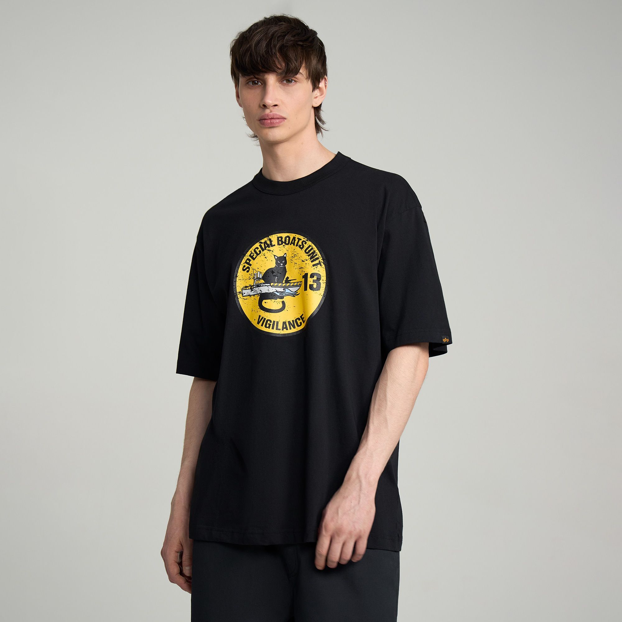 Футболка Relaxed Black Cat Tee — размер 54-56 / 2XL