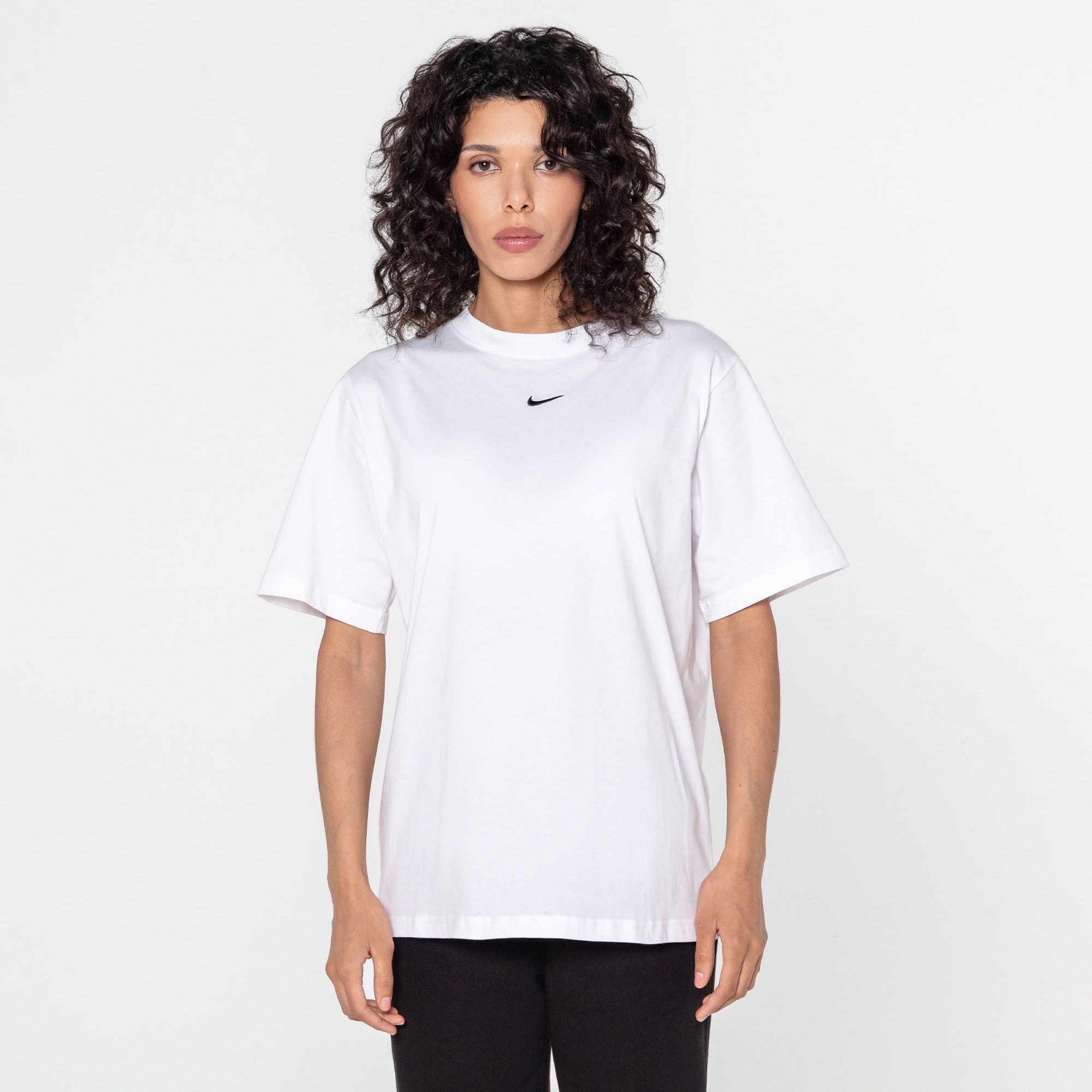Женская футболка Nike Sportswear Essential