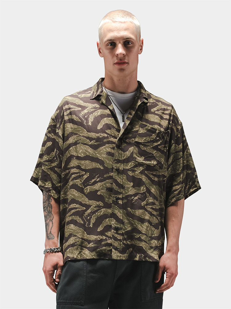 Мужская рубашка Alpha Industries Camo Relaxed Camp Short Sleeve Shirt